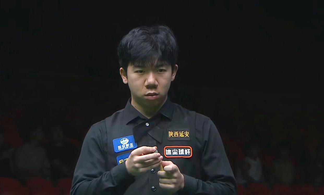 与肋部持球 与肋部持球