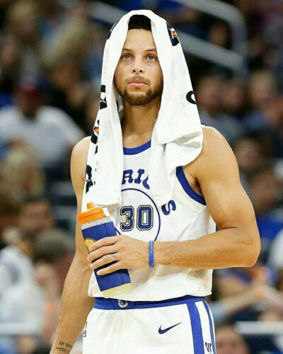 身后与肋部 身后与肋部